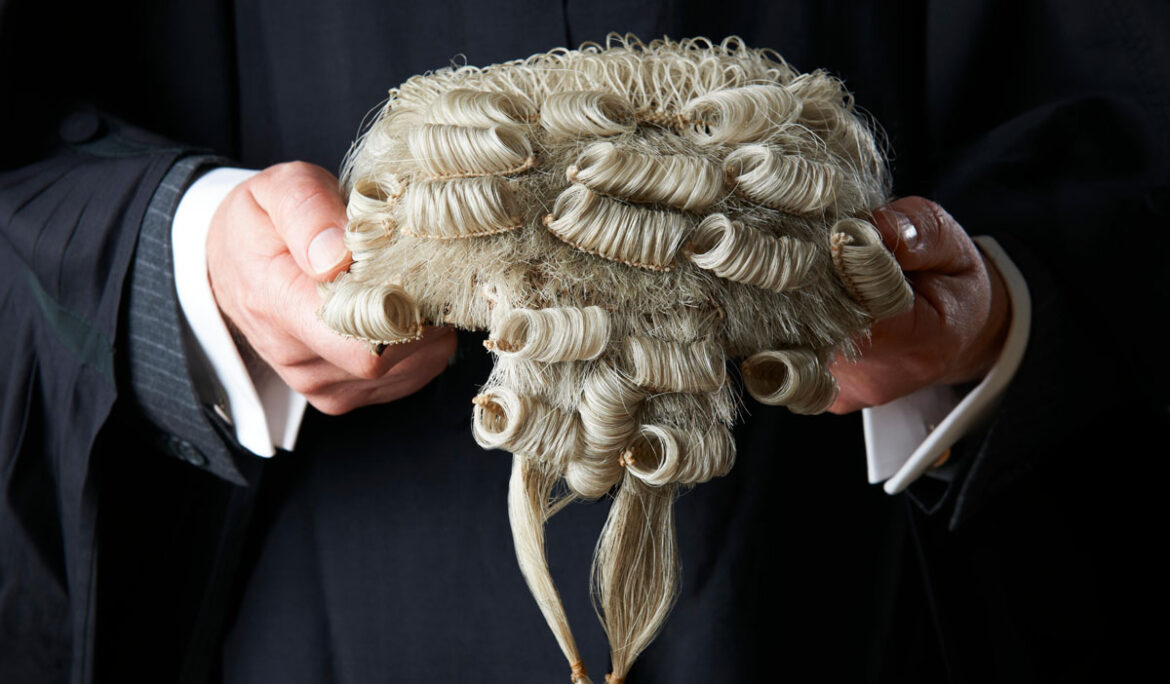 The Difference Between a Solicitor and a Barrister